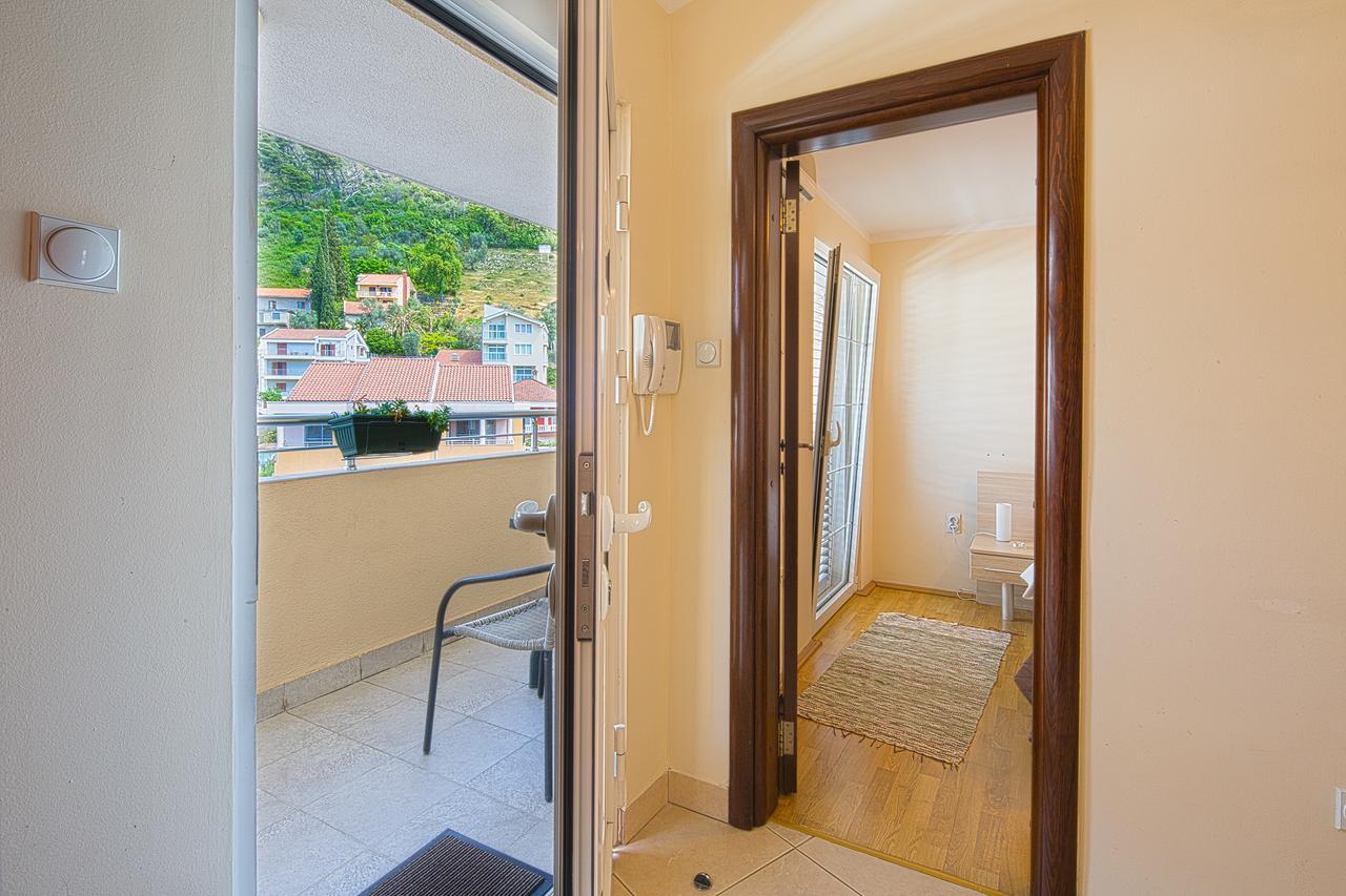 Sea View Ivana Apartment *