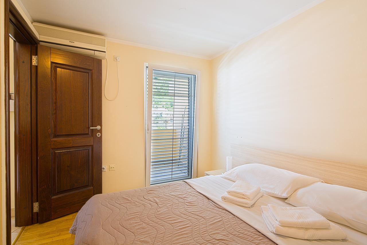 Sea View Ivana Apartment *
